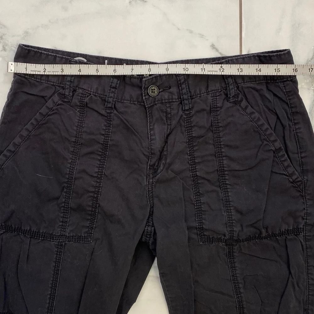 Clavin Klein Cargo Capri Size: 8 - Picture 9 of 11